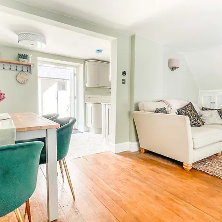 Beautiful 2 Bedroom Cottage With Private Courtyard In Arundel Centre Exterior photo