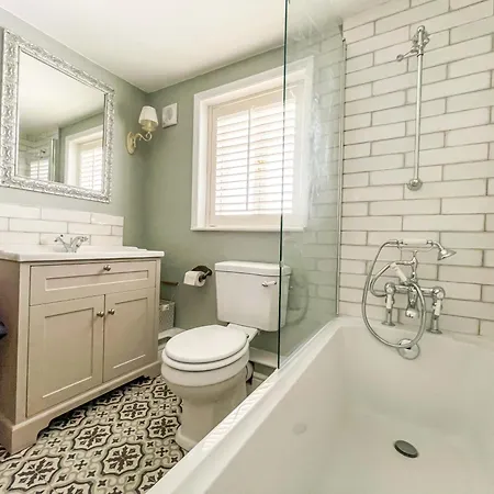 Beautiful 2 Bedroom Cottage With Private Courtyard In Arundel Centre Exterior photo