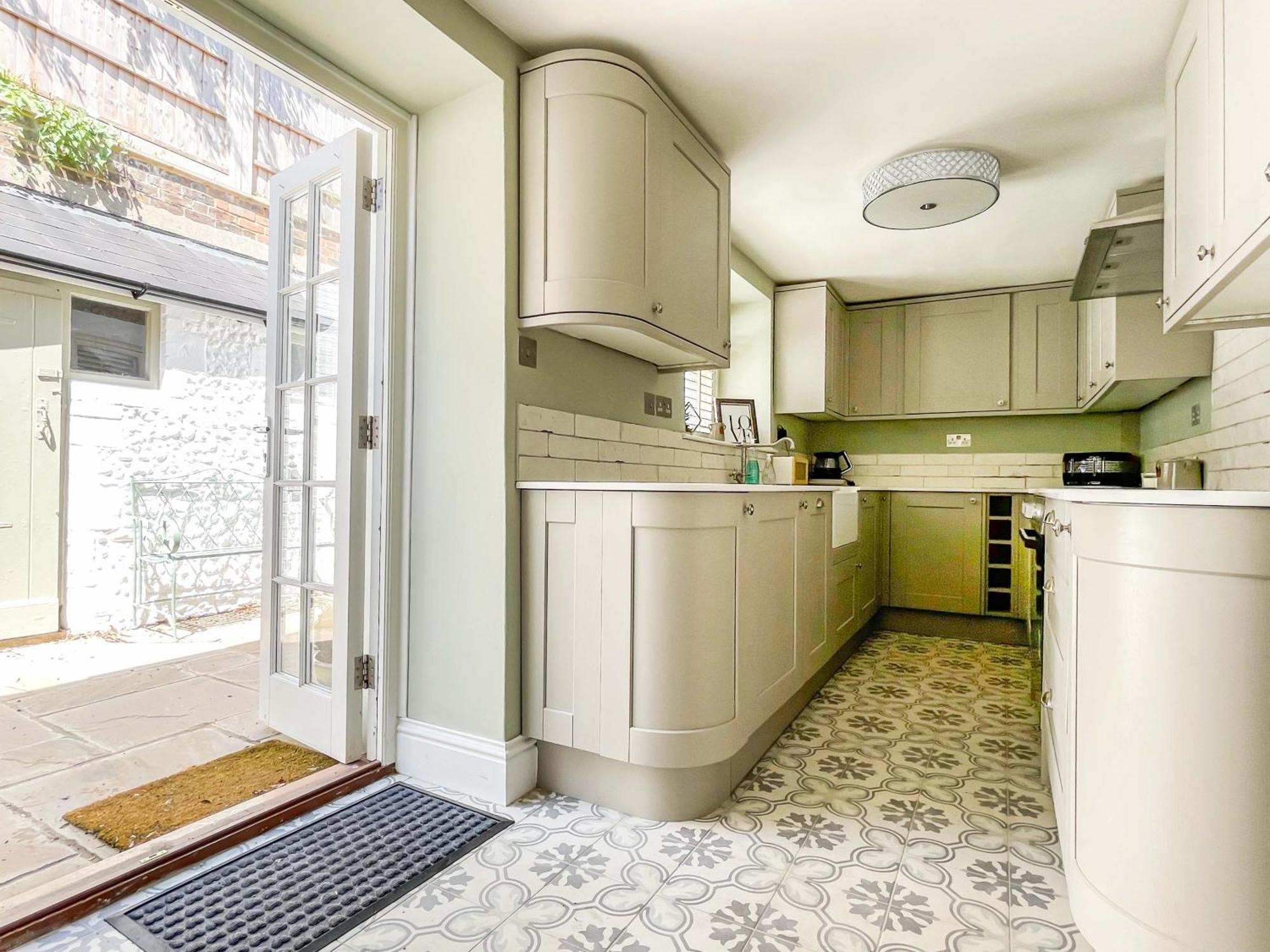 Beautiful 2 Bedroom With Private Courtyard In Centre Casa de Férias *